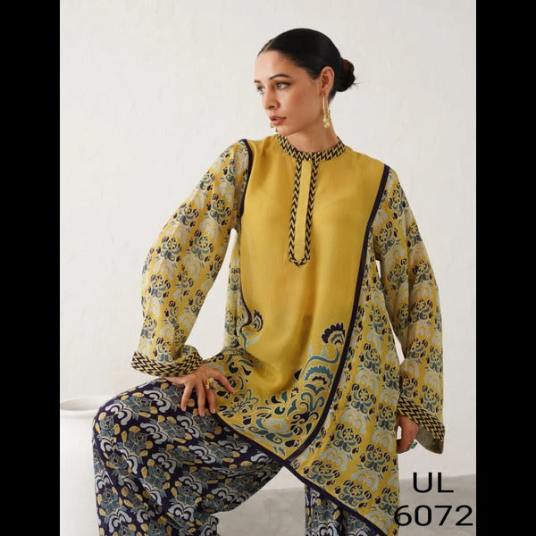 Berry Paisley Elegance